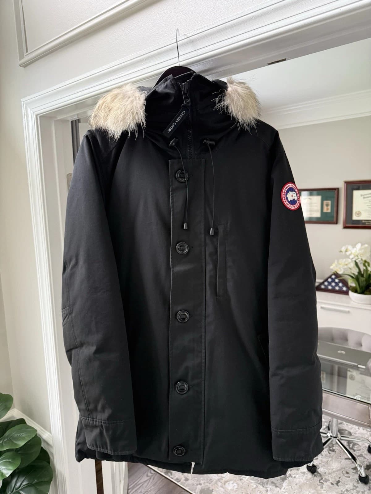 Men's Canada Goose Chateau Parka Black Down Jacket Hooded Size Large - Image 1