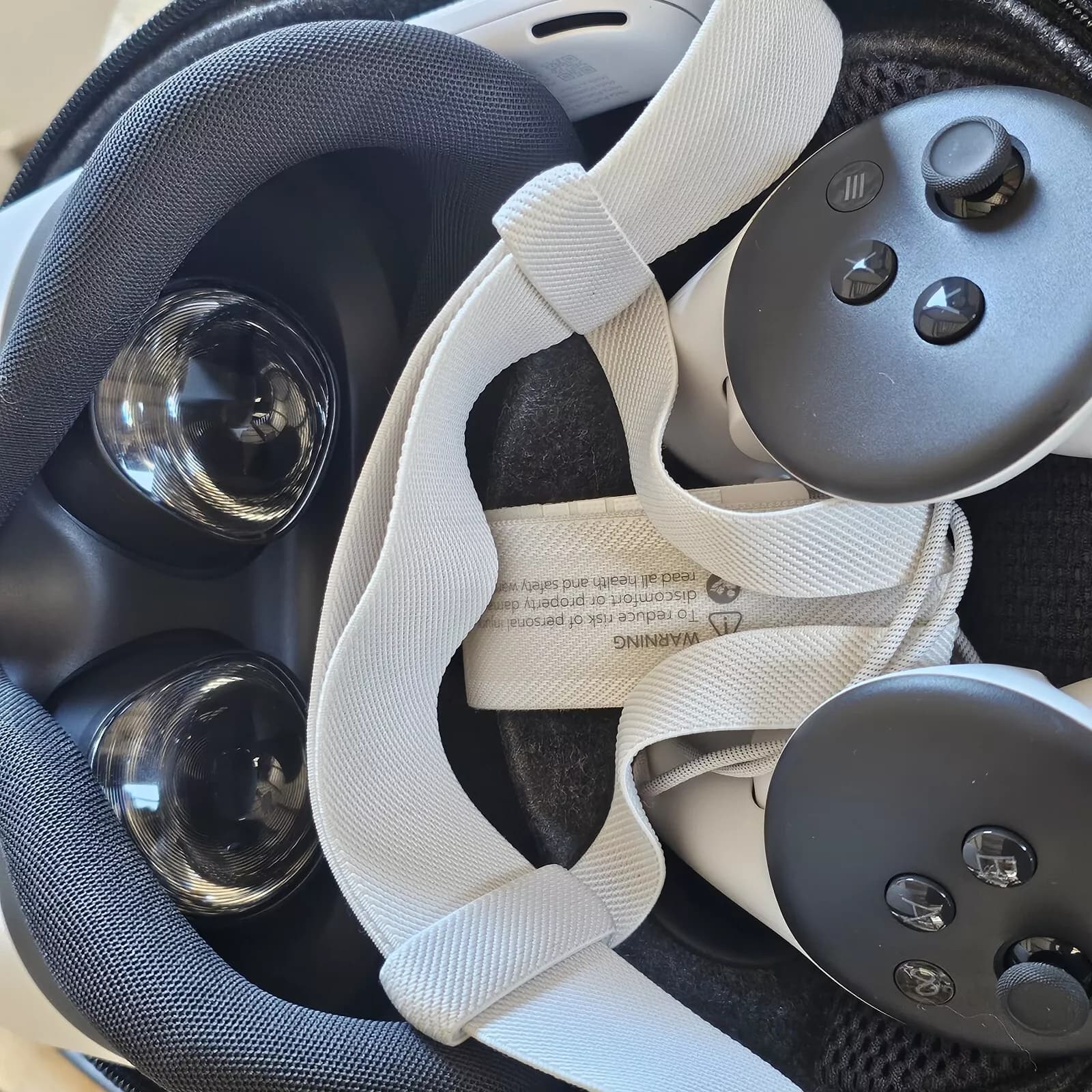 Meta Quest 3S 128GB – Complete Set, Excellent Condition - Image 1