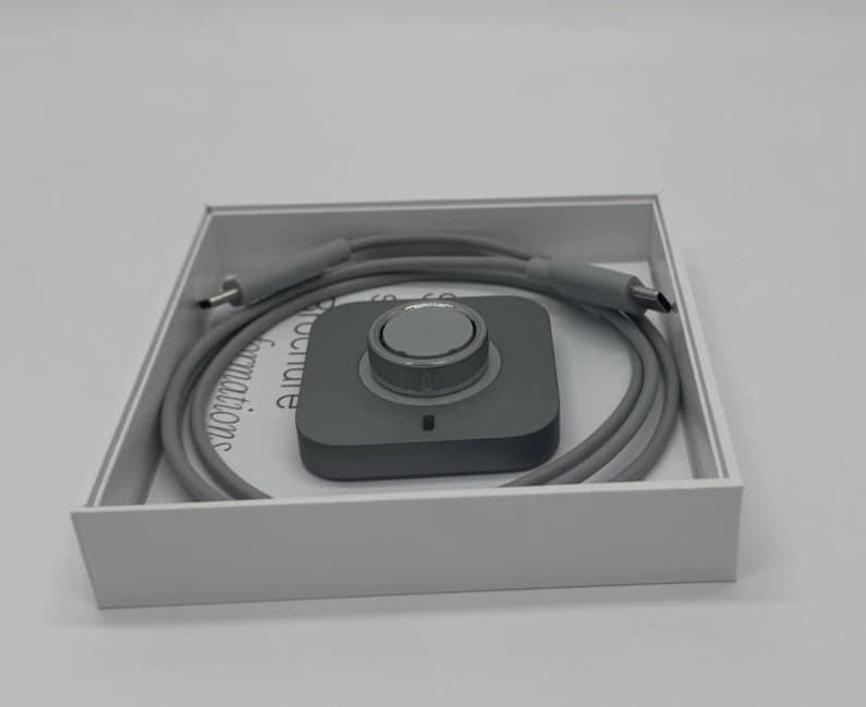 Oura Ring Gen 4 - Silver - Size 9 - Image 1