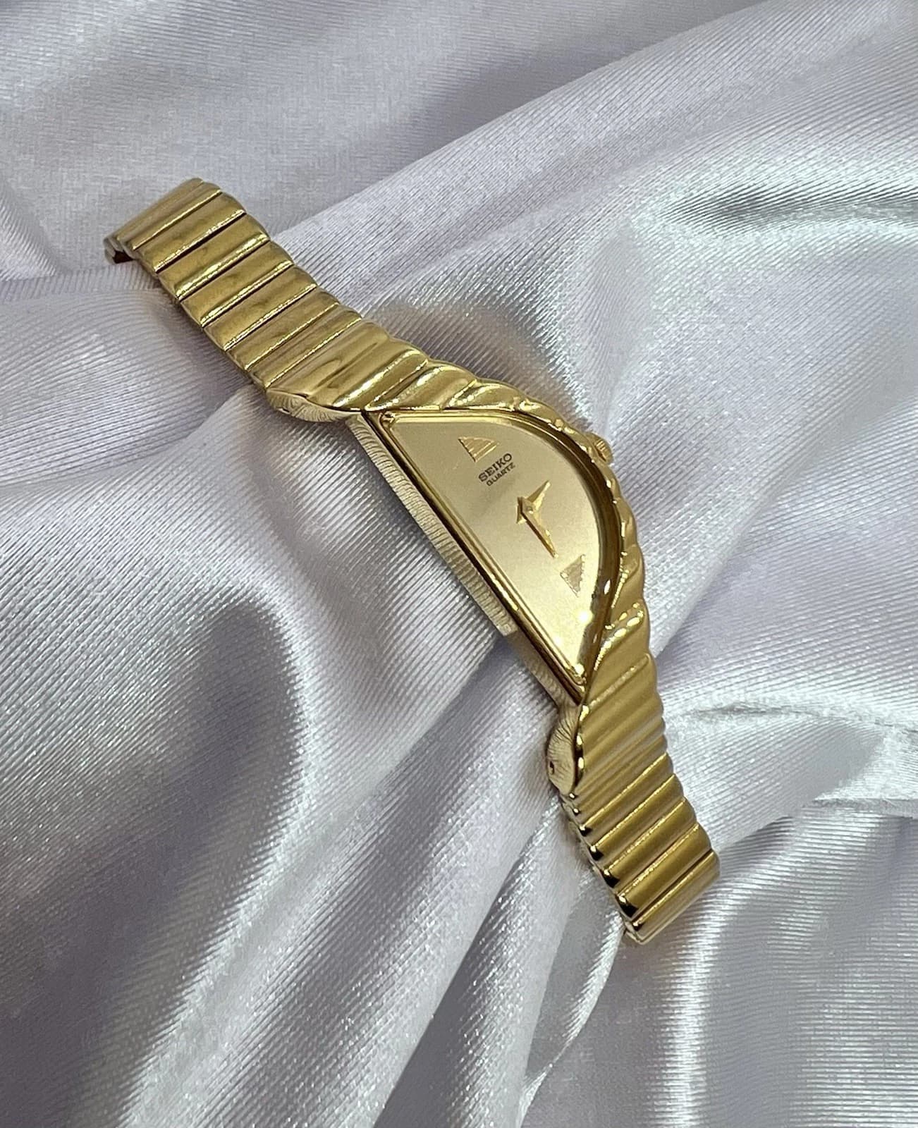 Vintage Rare Gold Tone Seiko Half Moon Crescent Dainty Classy Watch Unique - Image 1