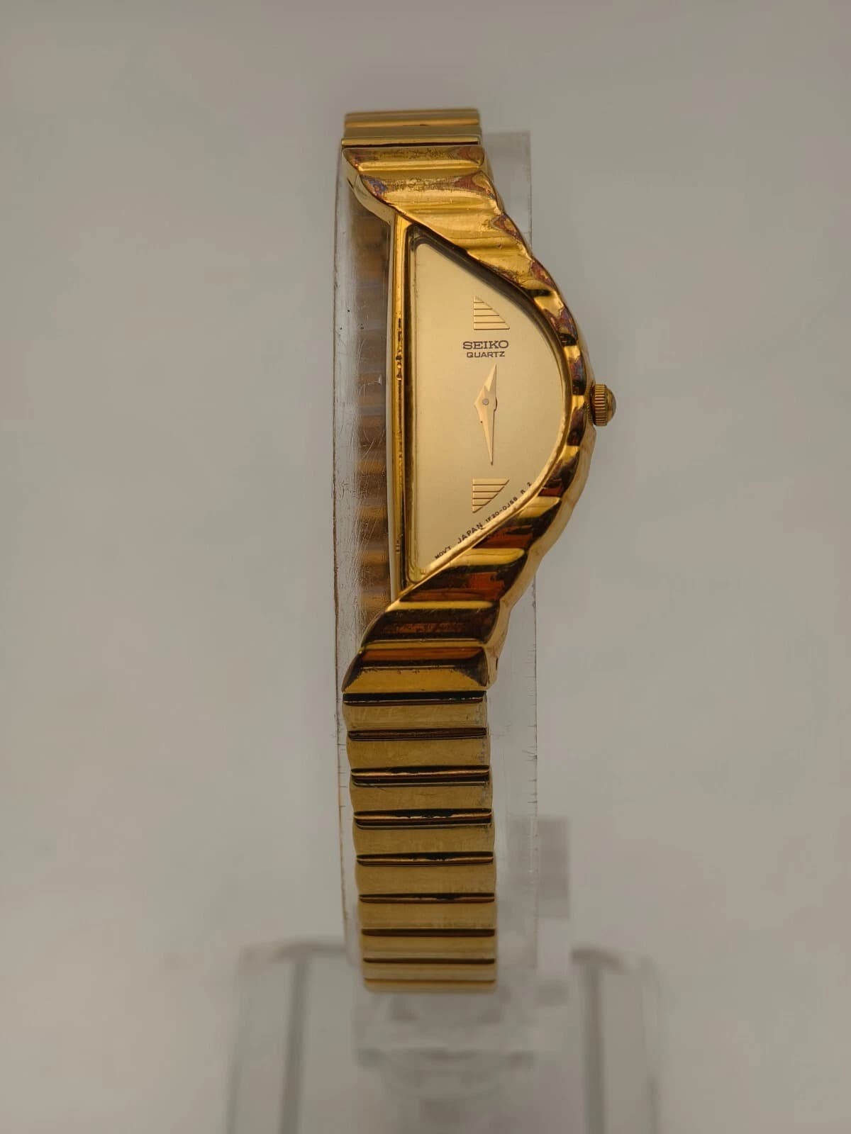 Rare Vintage Seiko Half Moon 1F20-5D59 Ladies Gold Tone Quartz Watch - Image 1
